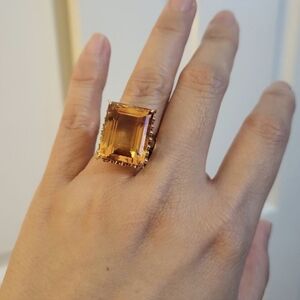 Citrine Cocktail Ring in 18K Yellow Gold
